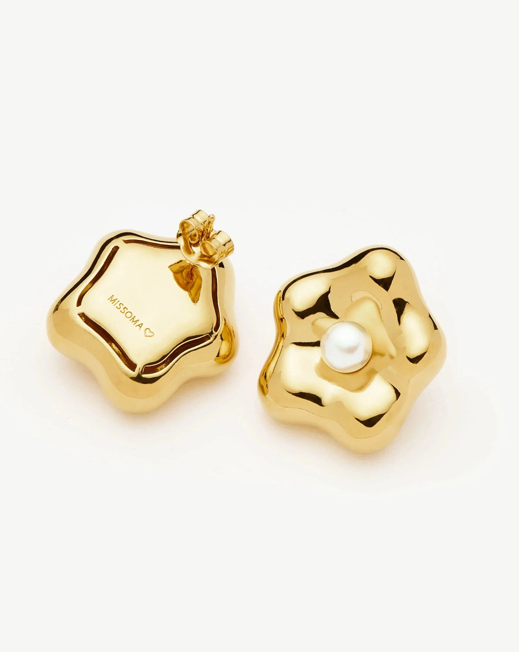 Eny Puffy Daisy Oversized Stud Earrings | 18ct Gold Plated/Pearl